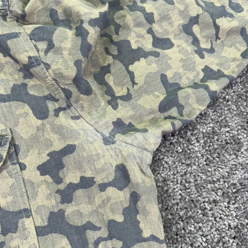 GRAY Saks Fifth Avenue Shirt Mens XL Gray Camo Long Sleeve Button Up Casual